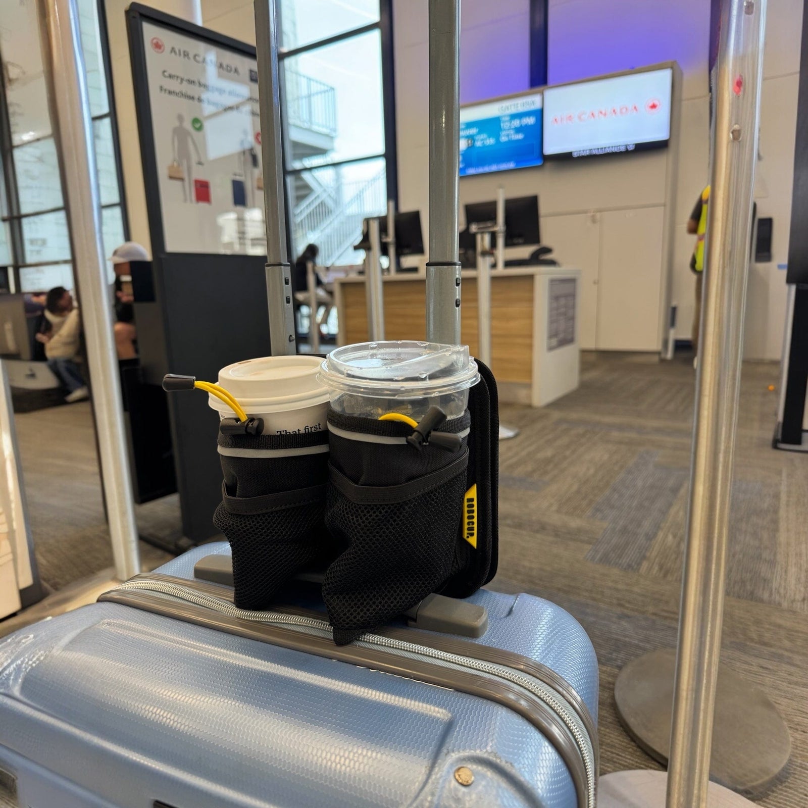 Travel-Friendly Folding Dual Drink Holder with Storage for Cases & Luggage with a Telescopic Handle